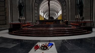 L'actuelle tombe du général et ancien dictateur Francisco Franco à San Lorenzo del Escorial, près de Madrid, dans la Valle de los Caidos