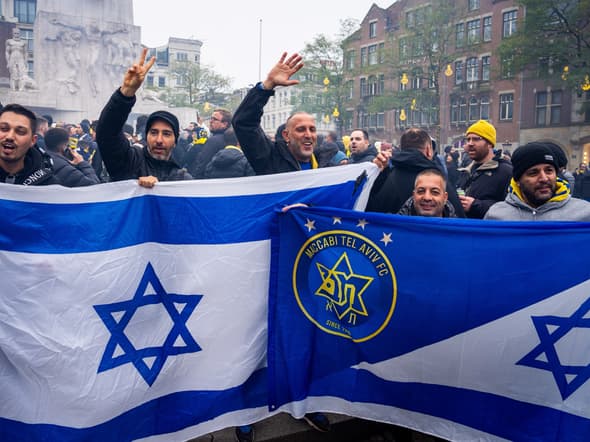Des supporters du Maccabi Tel Aviv lors de leur déplacement à Amsterdam, le 7 novembre 2024. 