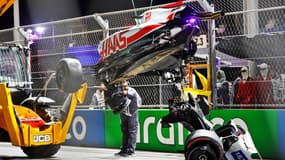 La monoplace de Mick Schumacher détruite après son crash. 