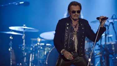 Johnny Hallyday, en concert à Lille vendredi soir, a annoncé la sortie très prochaine de son 50e album, intitulé "De L'Amour".