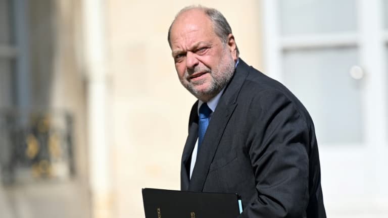 Le ministre de la Justice Eric Dupond-Moretti arrive à l'Elysée pour le Conseil des ministres, à Paris le 21 juillet 2023