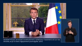 Emmanuel Macron prononce une allocution, le 17 avril 2023, deux jours après la promulgation de la réforme des retraites.