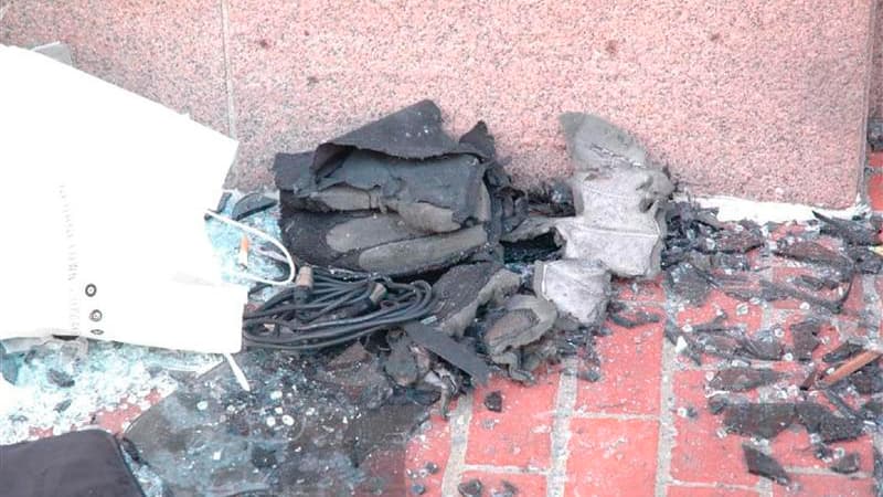 Débris d'un engin explosif. Un suspect en lien avec le double attentat du marathon de Boston, qui a fait 3 morts et 176 blessés lundi, est en prison, selon la chaîne de télévision américaine CNN, qui cite des sources judiciaires américaines restées anonym