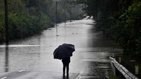 Une route inondée par les eaux de crue dans la banlieue de Richmond, en Australie, le 22 mars 2021.
