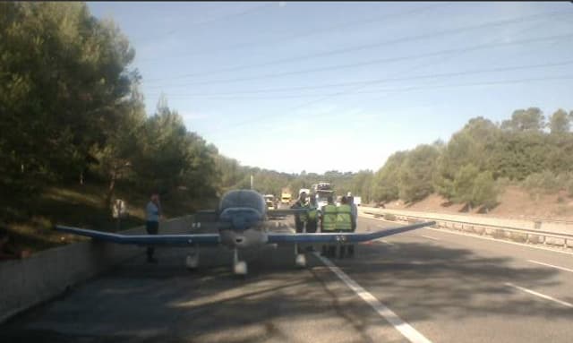 Un avion contraint d'atterrir en urgence sur l'autoroute A8 (Photo d'illustration)