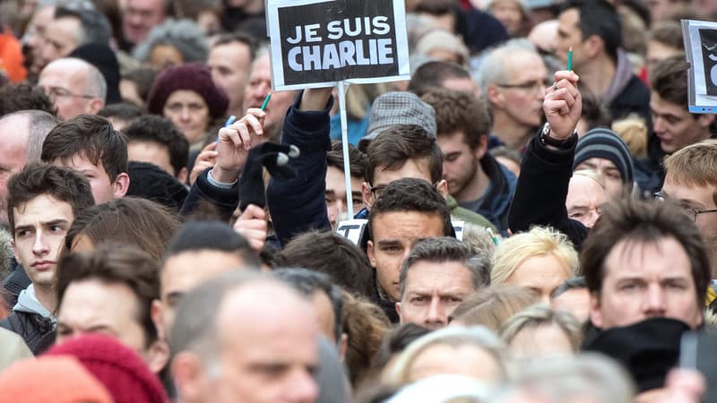 La marche républicaine a rassemblé 37.000 personnes à Lille samedi.
