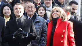 Brigitte et Emmanuel Macron visitent une mosquée à Xian, en Chine, le 8 janvier 2018.