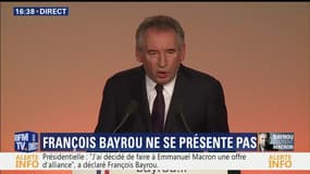 François Bayrou: "J'ai décidé de faire à Emmanuel Macron une offre d'alliance"