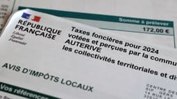 Un avis de taxe foncière, photographié en 2024 (illustration).
