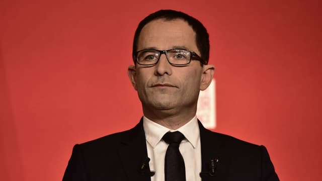 Benoit Hamon délivre un discours à la Maison de la Mutualité à Paris, le 23 avril 2017