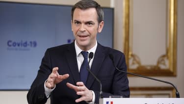 Olivier Véran lors d'une conférence de presse sur le coronavirus, le 30 mars 2020