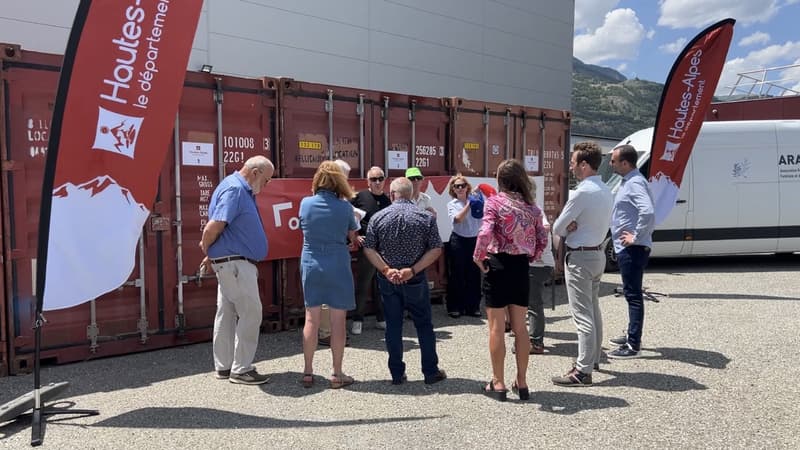 Guerre en Ukraine: à Saint-Crépin, trois nouveaux containers de stockage pour aider la population