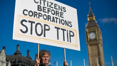 Des manifestations ont régulièrement lieu dans toute l'Europe pour réclamer l'arrêt des négociations entre l'UE et les Etats-Unis.