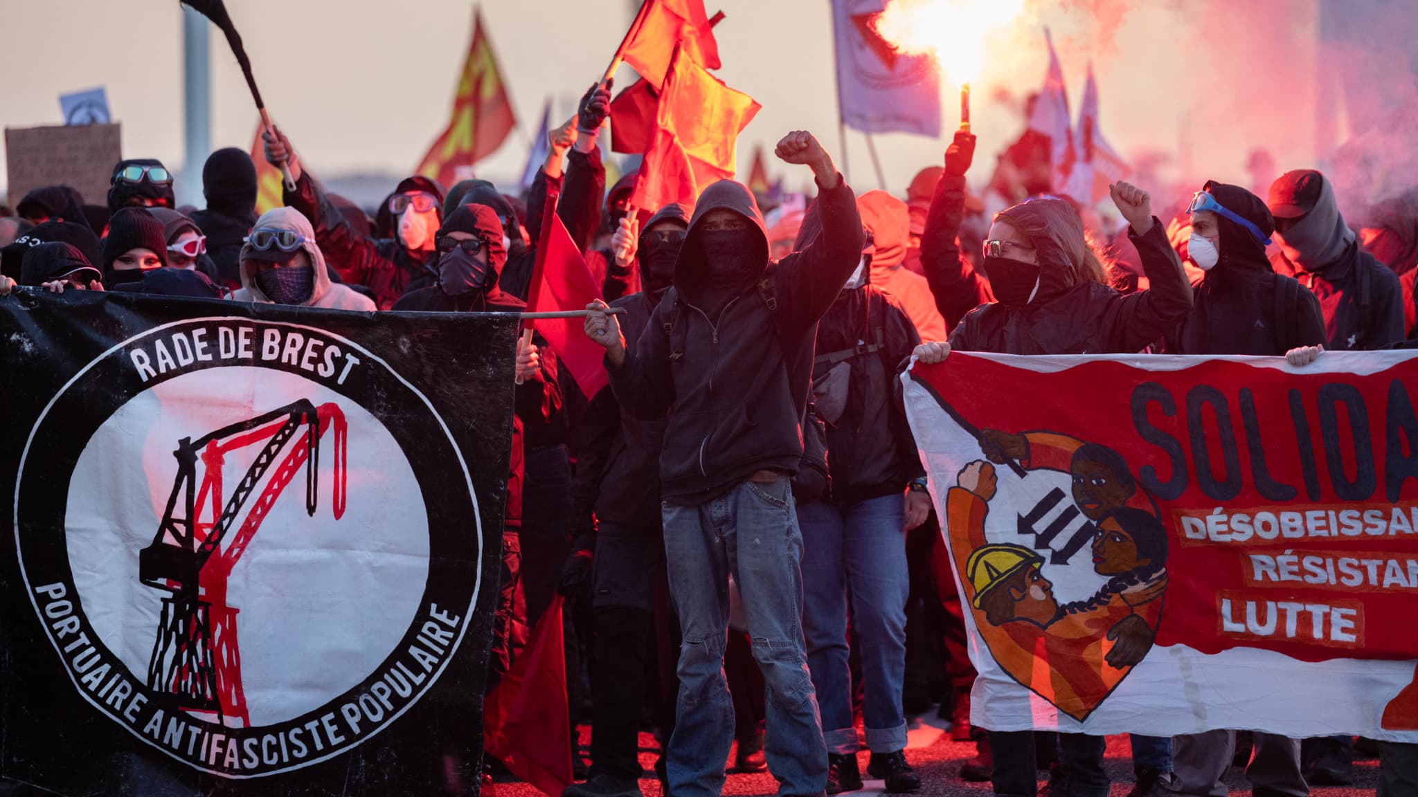 "UNE SITUATION MALSAINE": 1.500 PERSONNES RÉUNIES À BREST LORS D'UN RASSEMBLEMENT ANTIFASCISTE