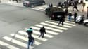 Image d'une vidéo amateur, montrant les braqueurs s'enfuyant de l'horlogerie, vendredi, rue de la Paix.