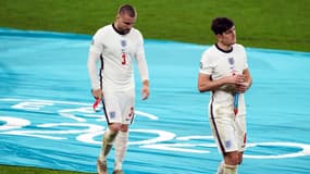 Luke Shaw et Harry Maguire ont retiré leur médaille