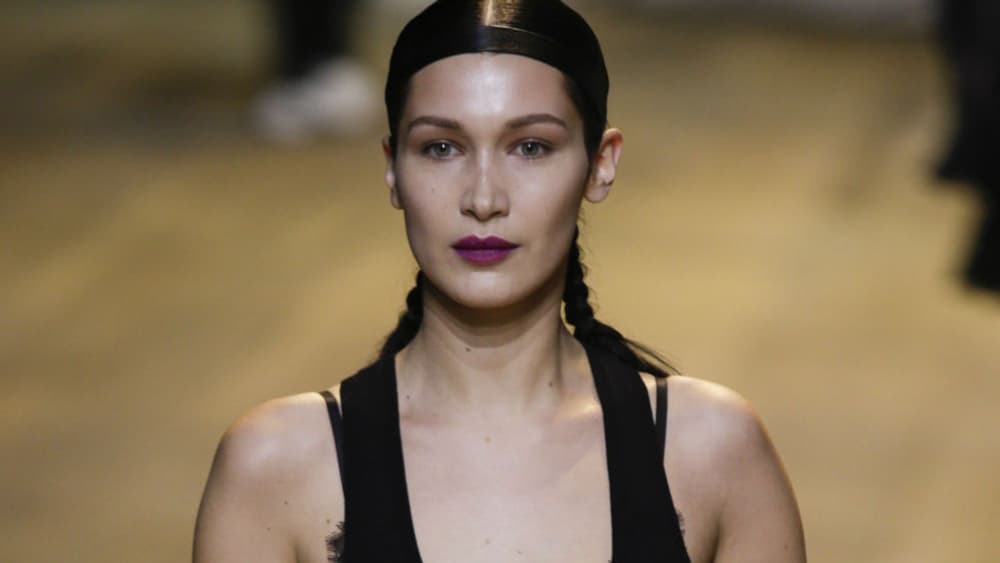 Bella Hadid à la Fashion Week de Paris en 2017 Bella Hadid à la Fashion Week de Paris en 2017