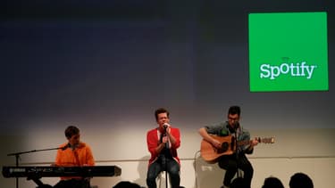 Des investisseurs comme les fonds TPG, Dragoneer Investment et des clients de Goldman Sachs ont souscrit à la levée de fonds de Spotify.