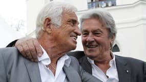 Jean-Paul Belmondo et Alain Delon en 2010 à l'inauguration du musée Paul Belmondo à Boulogne-Billancourt.