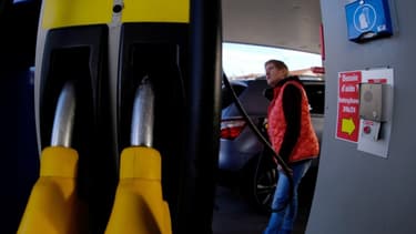 Avec l’opération "Coût de pompe", l’association "40 millions d’automobilistes" demande au gouvernement d’appliquer un taux réduit de TVA sur les carburants routiers