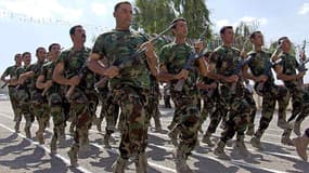Des combattants pehsmergas lors d'une parade à Erbil