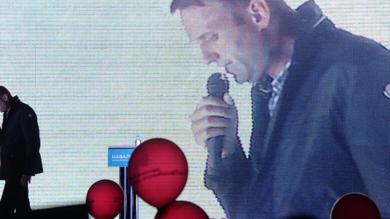 L'opposant russe Alexeï Navalny donne un discours, le 25 août 2013, à Moscou.