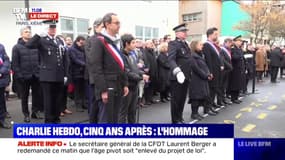 Cinq ans après les attentats, la Marseillaise résonne devant les locaux de Charlie Hebdo