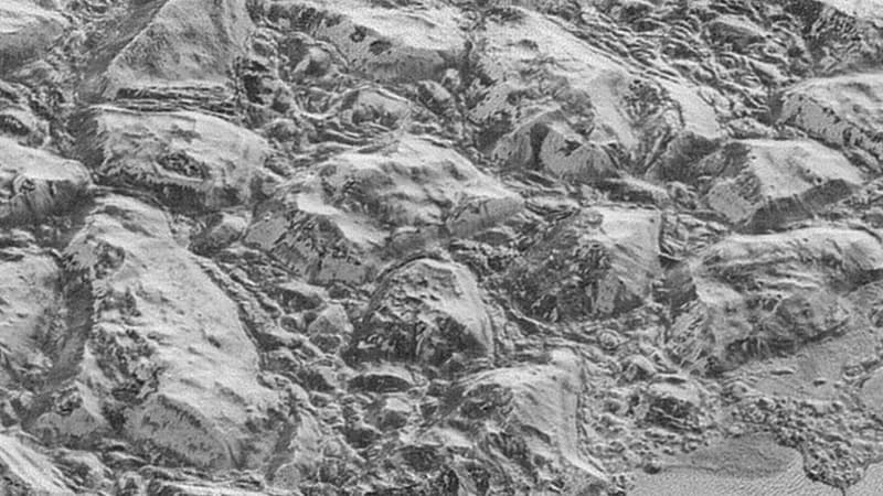 Vue des dunes de Pluton.