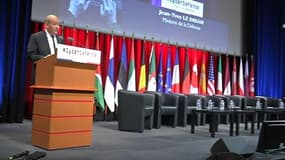 Cybersécurité: Le Drian annonce un milliard d’euros supplémentaires