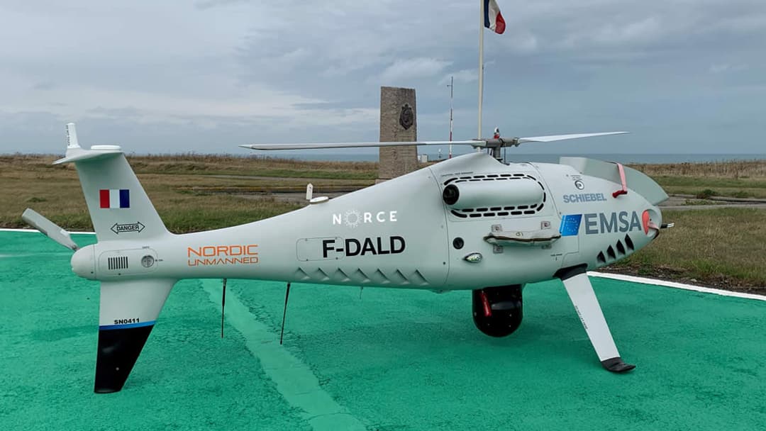 Ces drones "renifleurs" survolent le sillage des navires pour mesurer le niveau de pollution de l'air qu'ils génèrent.
