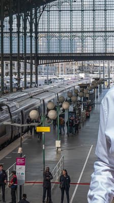  Jean Castex détaille son plan pour la SNCF 