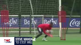 "Leader", "respecté"... Mandanda revient sur son rôle chez les Bleus
