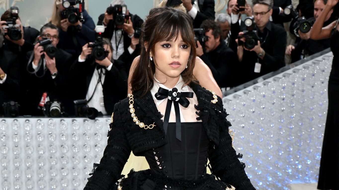 Jenna Ortega lors du Met Gala 2023 Jenna Ortega lors du Met Gala 2023