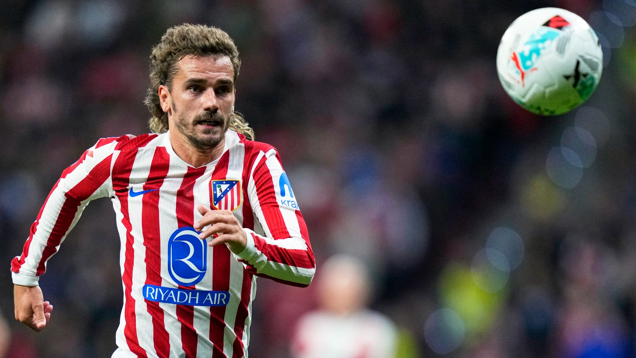 22 MATCHS SANS MARQUER, REMPLAÇANT LA PLUPART DU TEMPS... ANTOINE GRIEZMANN VA-T-IL RATER SA SORTIE À L'ATLÉTICO?