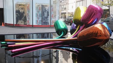 Les Tulipes de Jeff Koons, exposées le 6 novembre 2012 sur la place Rockefeller à New York, qui ressemblent à l'œuvre prévue pour Paris.