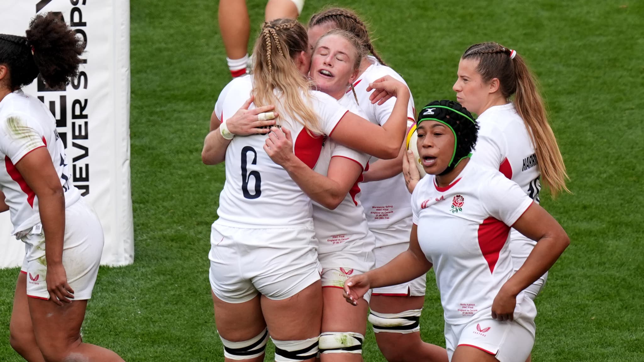 ELLES SONT IMPÉRIALES: LES ANGLAISES DOMINENT LE CANADA ET S'OFFRENT UN TROISIÈME SACRE MONDIAL