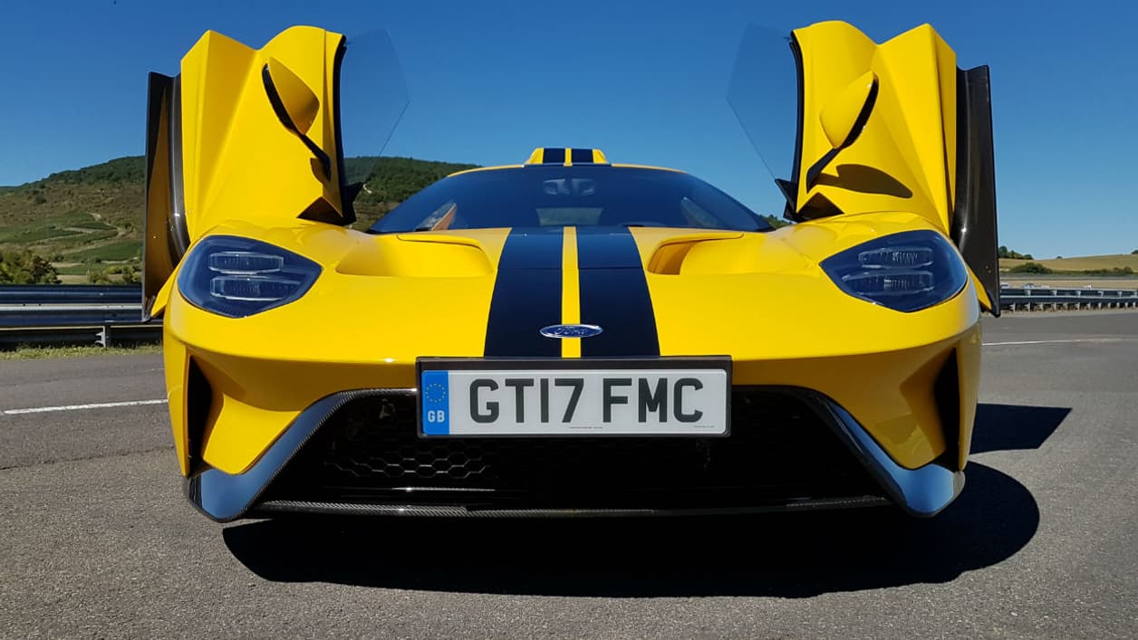 Hauts les mains la nouvelle Ford GT ! La résistance à l'air est minimisée en réduisant au maximum la face avant, avec une hauteur de seulement 1,1 mètre.
