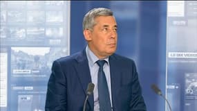 Pasqua: "Le spectacle des députés de gauche qui restent assis est assez lamentable", dit Guaino
