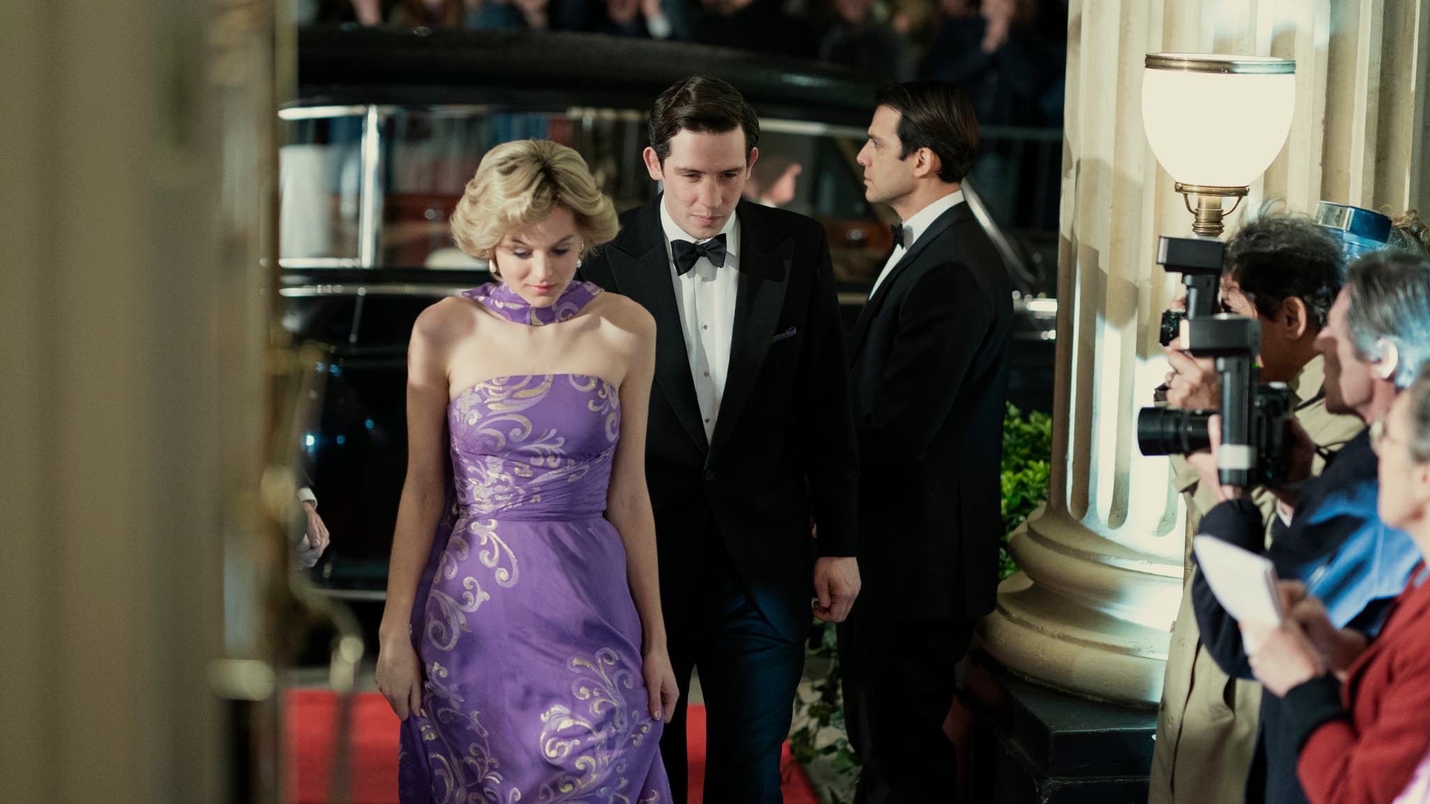 Emma Corrin et Josh O'Connor sont la princesse Diana et le prince Charles dans la saison 4 de "The Crown"
Emma Corrin et Josh O'Connor sont la princesse Diana et le prince Charles dans la saison 4 de "The Crown"
