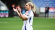 Eugénie Le Sommer saluant les supporters à l'issue de la demi-finale de playoffs face à Dijon, le 11 mai 2025