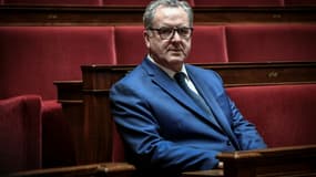 Richard Ferrand pose lors d'une séance photo à l'Assemblée nationale, à Paris, le 17 mai 2022