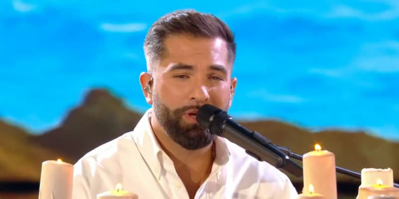 Kendji Girac sur le plateau de "The Voice Kids", le 5 octobre 2024