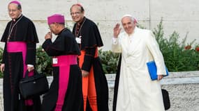 Le pape François et des évêques, lors du synode sur la famille en octobre 2015.