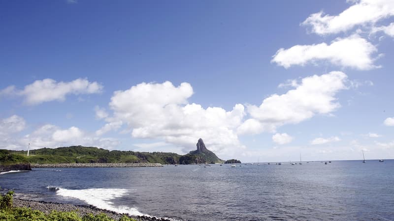 Vue du port de l'île de Fernando de Noronha, au nord-est du Brésil, le 3 juin 2009. (Photo d'illustration)