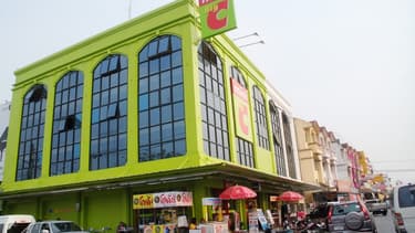 Casino a conclu un accord avec le thaïlandais TCC Group, cédant sa participation de 59% dans les hypermarchés thaïlandais Big C pour 3,1 milliards d’euros.