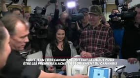 Des Canadiens font la queue pour acheter du cannabis légalement