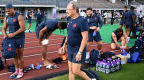 Jacques Brunel et ses joueurs à l'entraînement