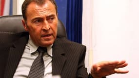 Le député des Alpes-Maritimes Lionnel Luca a démissionné de son poste de secrétaire national à l'immigration à l'UMP.