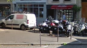 La voiture dans laquelle le cadavre a été découvert était garée devant le 28, rue du Grenier-Saint-Lazare à Paris.