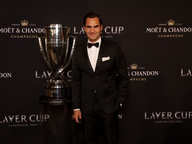 Roger Federer à côté de la Laver Cup